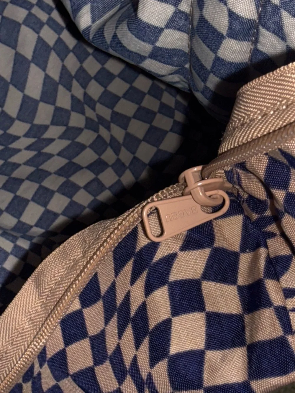 Baggu Trippy checker cloud carry on like new - Picture 3 of 5